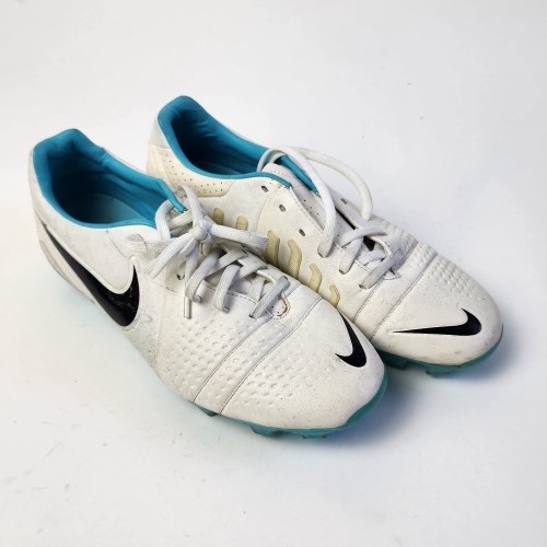 NIKE 축구화 250MM