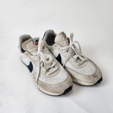 NIKE 테일윈드79 팬텀 화이트 235MM